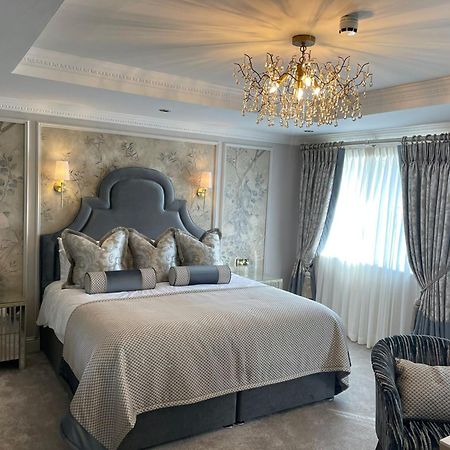 נאבאן The Newgrange Hotel מראה חיצוני תמונה