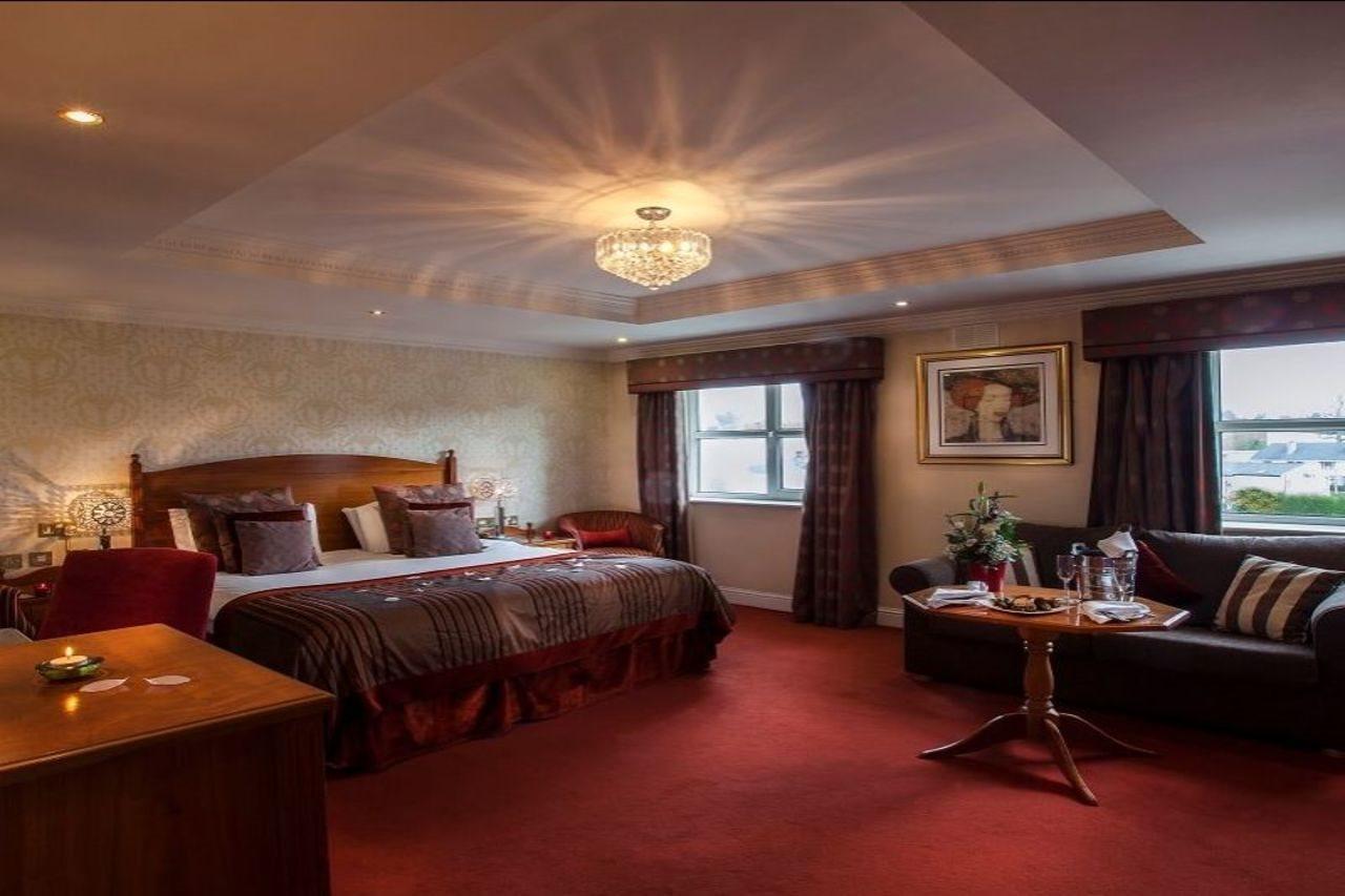 נאבאן The Newgrange Hotel מראה חיצוני תמונה