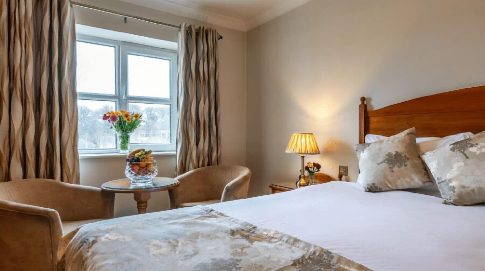 נאבאן The Newgrange Hotel מראה חיצוני תמונה