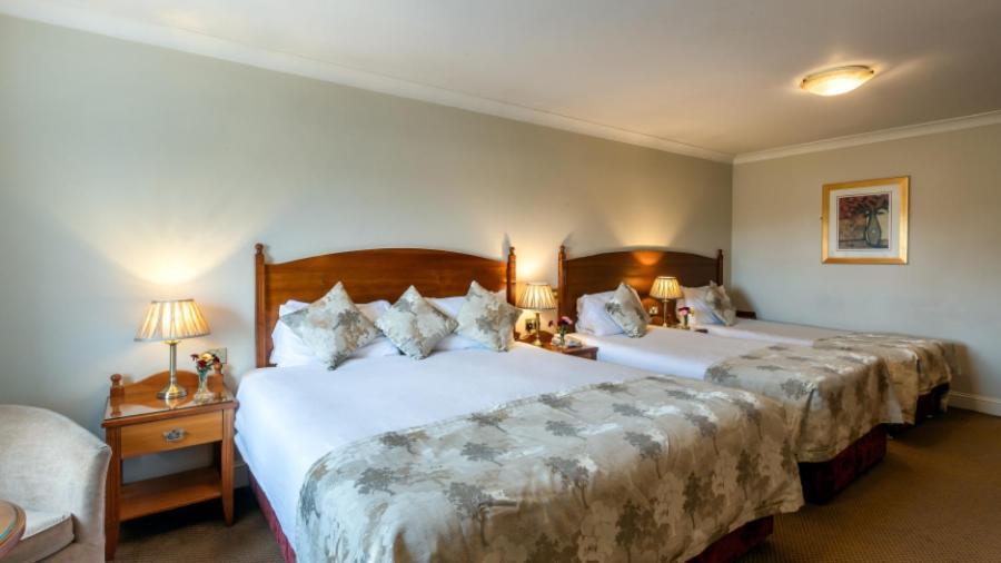 נאבאן The Newgrange Hotel מראה חיצוני תמונה