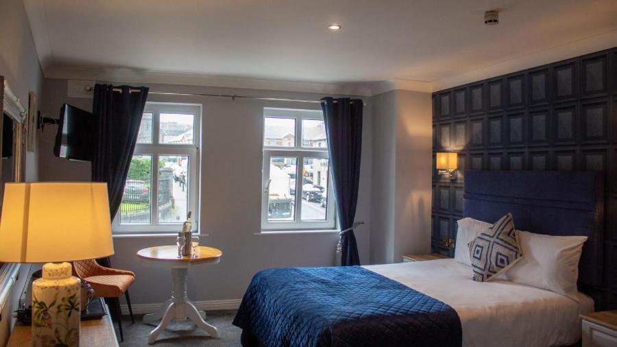 נאבאן The Newgrange Hotel מראה חיצוני תמונה
