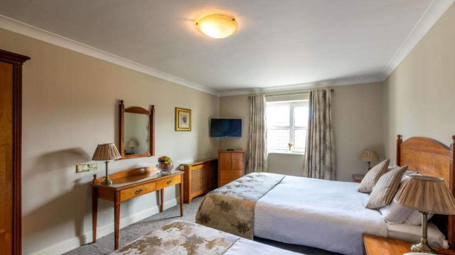 נאבאן The Newgrange Hotel מראה חיצוני תמונה