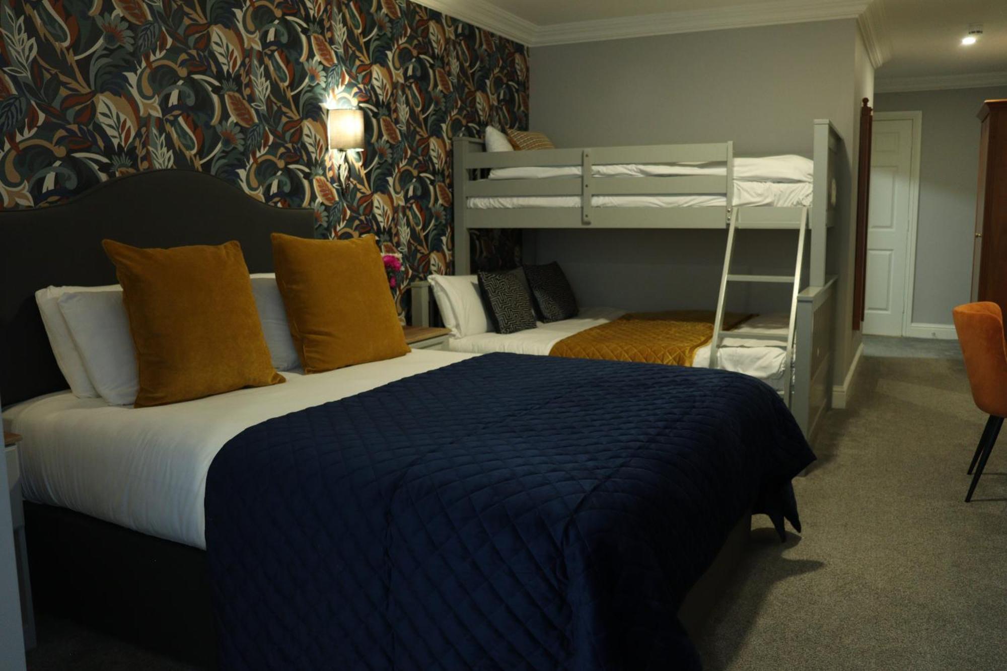 נאבאן The Newgrange Hotel מראה חיצוני תמונה