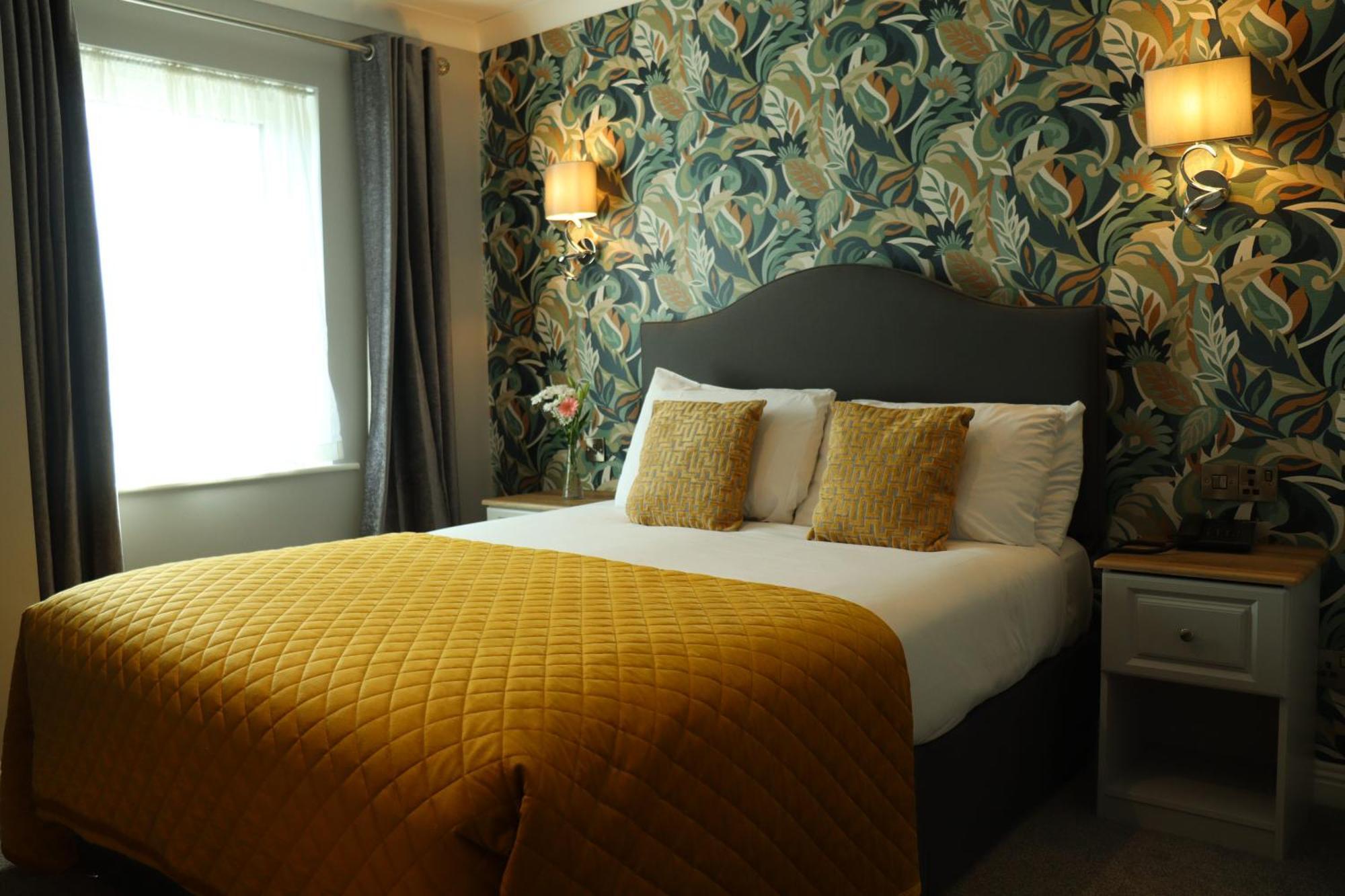 נאבאן The Newgrange Hotel מראה חיצוני תמונה