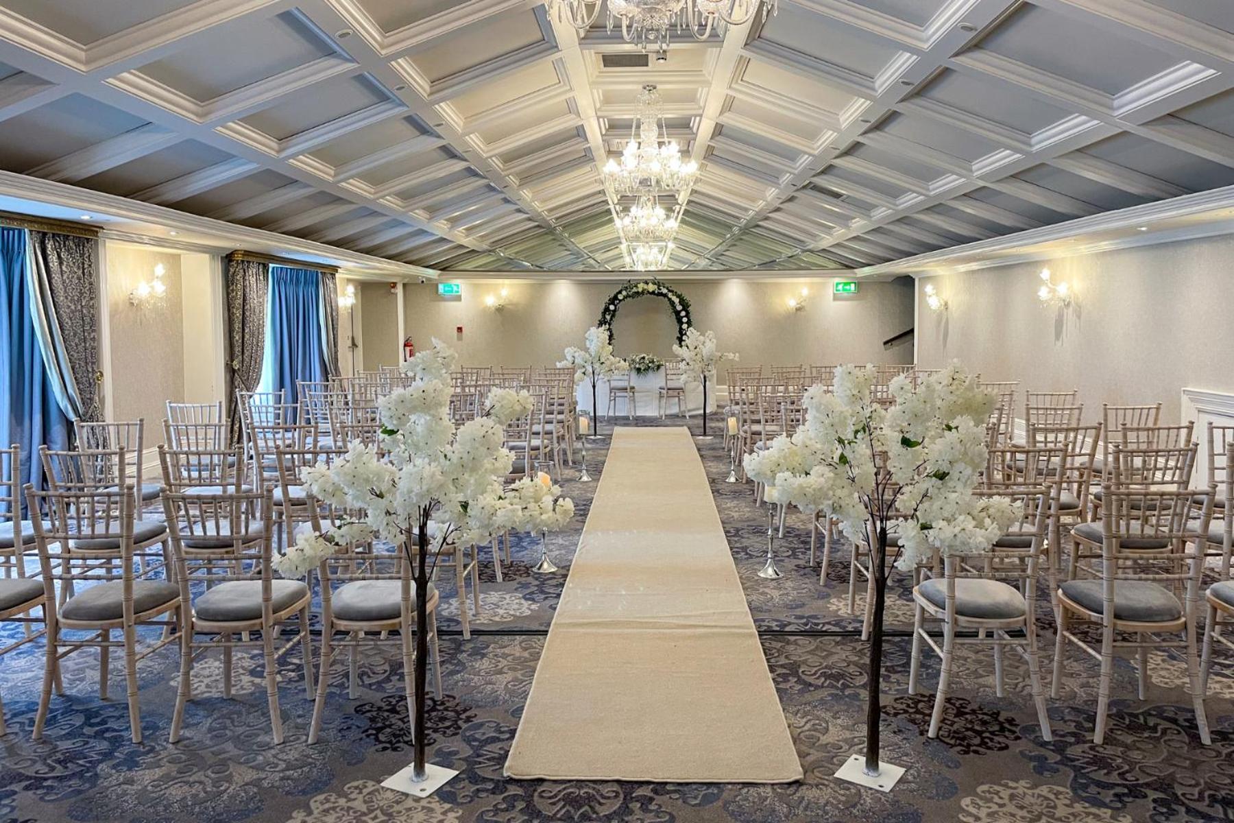 נאבאן The Newgrange Hotel מראה חיצוני תמונה