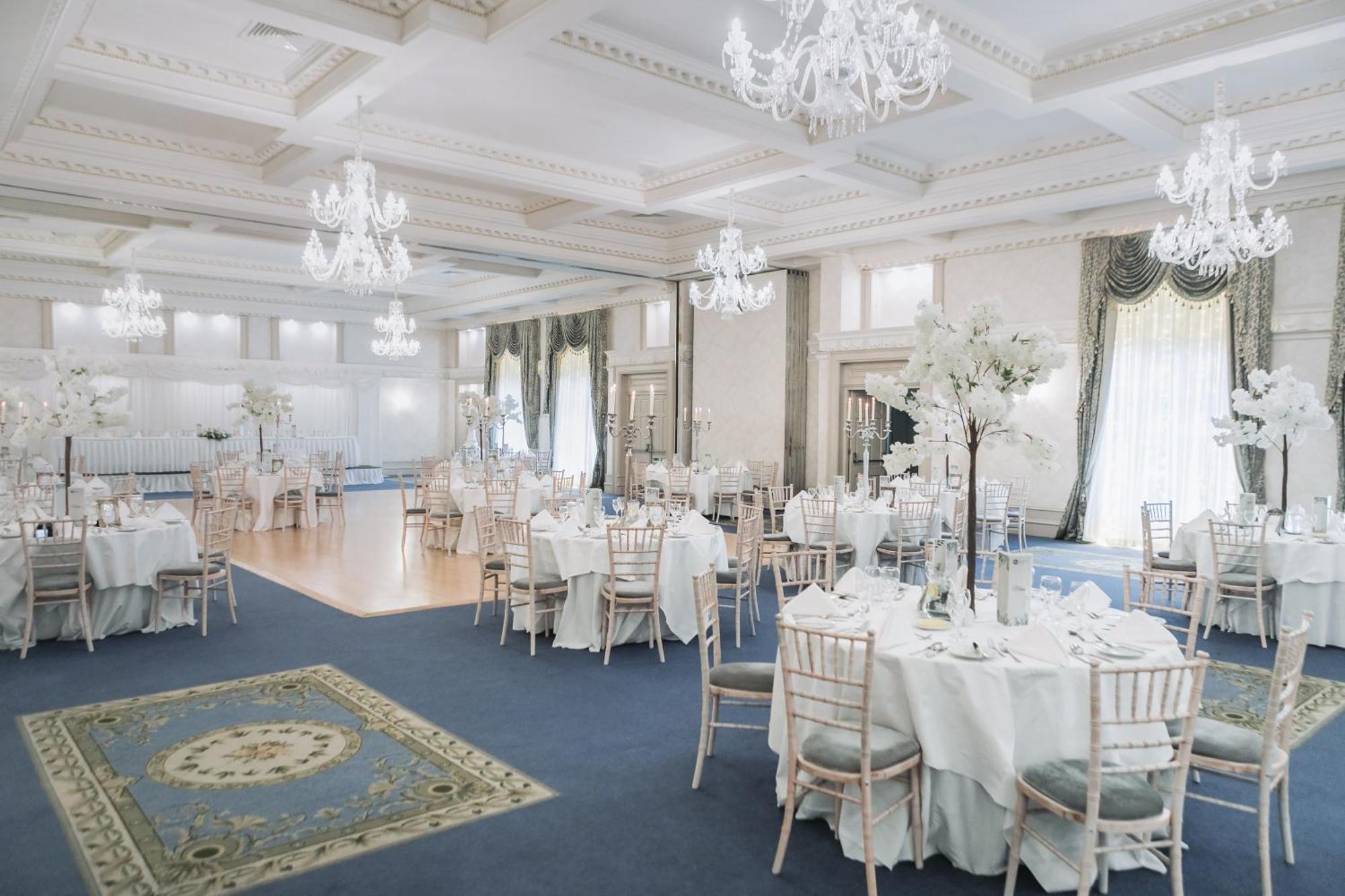 נאבאן The Newgrange Hotel מראה חיצוני תמונה