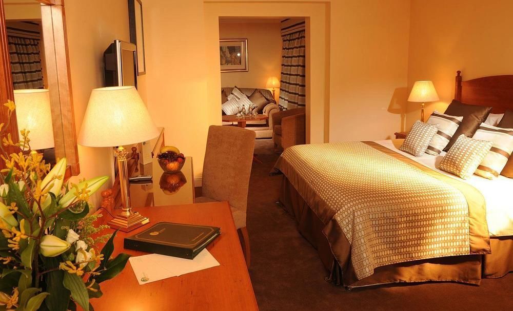 נאבאן The Newgrange Hotel מראה חיצוני תמונה