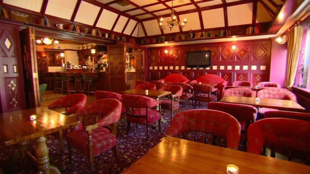 נאבאן The Newgrange Hotel מראה חיצוני תמונה