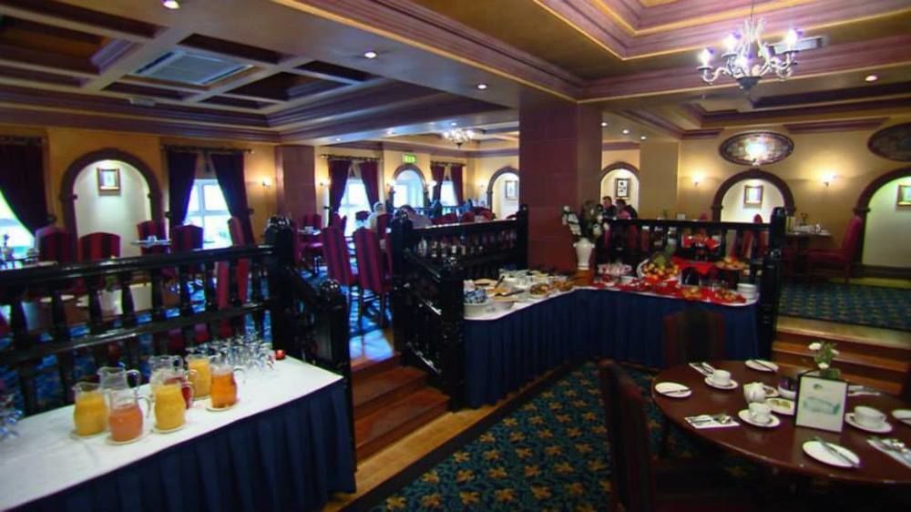 נאבאן The Newgrange Hotel מראה חיצוני תמונה